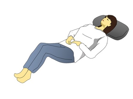 横たわる女性イラスト - No: 1195311／無料イラストなら「イラストAC」